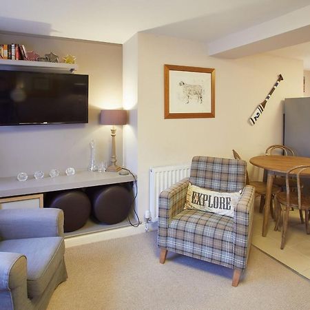 Host & Stay - Spyglass 1708 Whitby Bagian luar foto