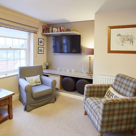 Host & Stay - Spyglass 1708 Whitby Bagian luar foto
