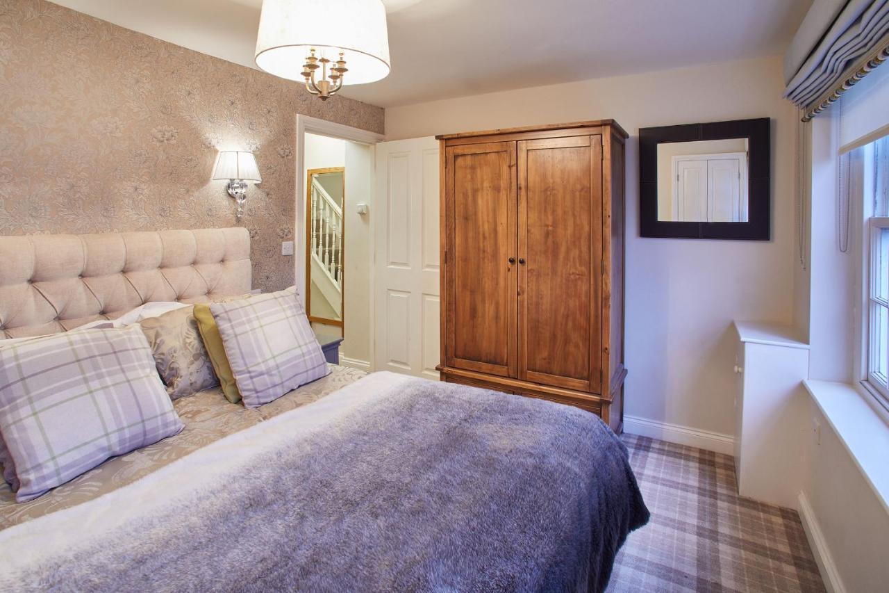Host & Stay - Spyglass 1708 Whitby Bagian luar foto