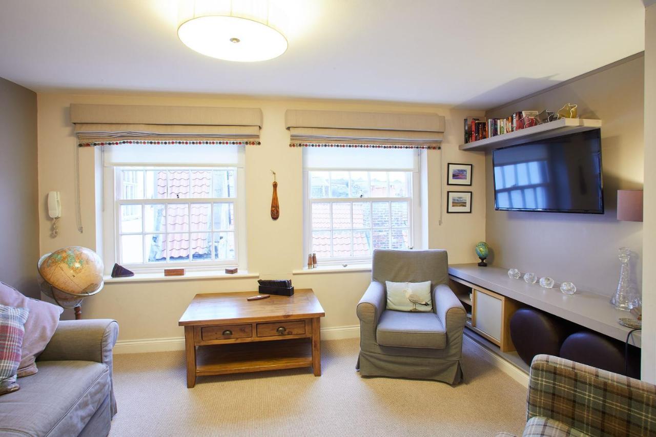 Host & Stay - Spyglass 1708 Whitby Bagian luar foto