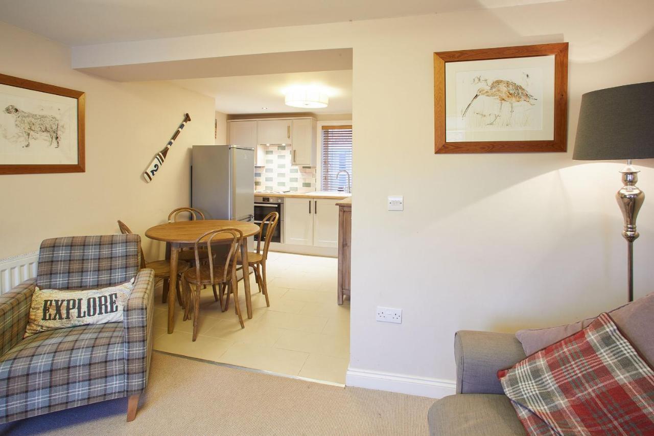 Host & Stay - Spyglass 1708 Whitby Bagian luar foto