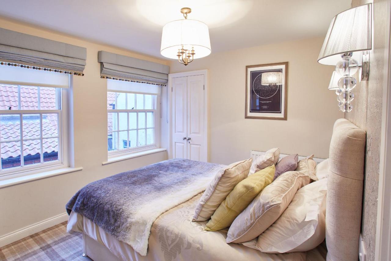 Host & Stay - Spyglass 1708 Whitby Bagian luar foto